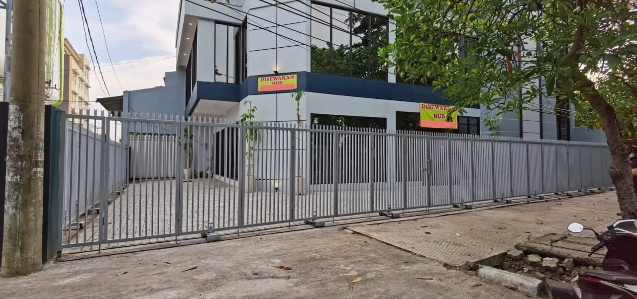 Disewakan Gedung Strategis di Raya Kenjeran Surabaya Utara - Image 1