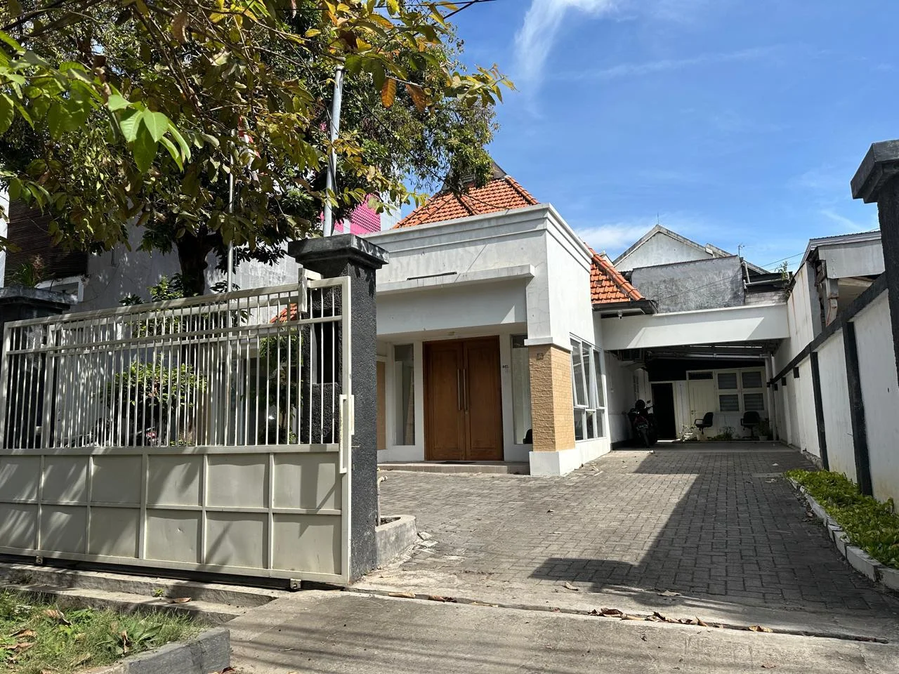 Jual/Sewa rumah klasik lokasi strategis Surabaya Timur