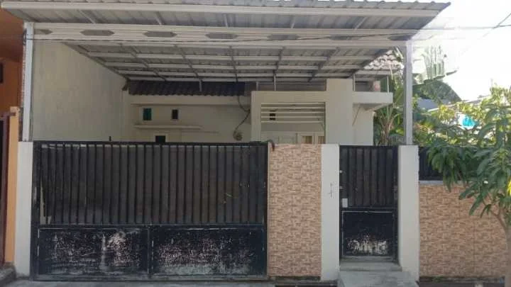 Dijual Rumah Luas Harga Murah di Western Village Benowo Surabaya Barat