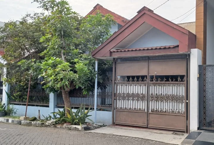 DIJUAL Rumah Strategis di Griya Babatan Mukti Surabaya Barat