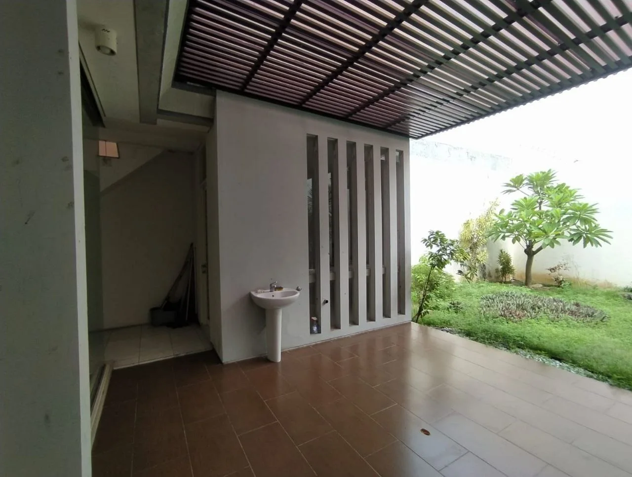 Jual Rumah Mewah Fasilitas Lengkap Royal Park Citraland Surabaya Barat - Thumbnail 2