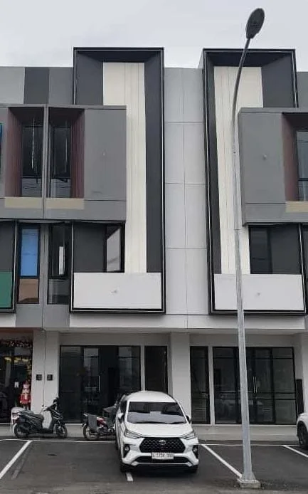 Disewakan Ruko Baru 3 Lantai District9 Lokasi Strategis Citraland Surabaya Barat