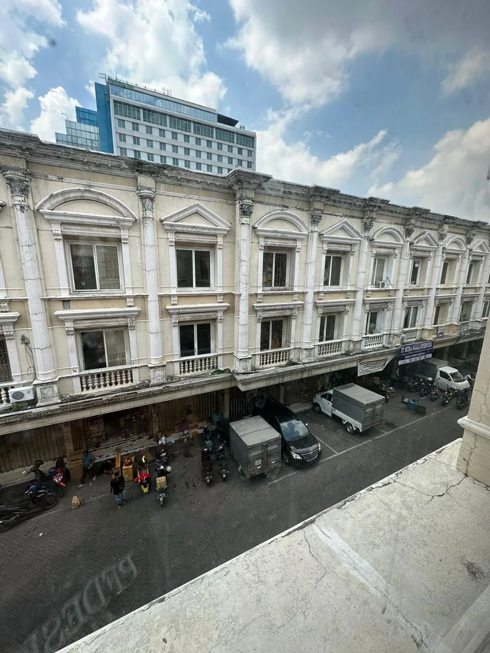 Dijual Ruko Jl. Kedungdoro Surabaya – Lokasi Bisnis Aktif dan Ramai Lalu Lintas - Thumbnail 3