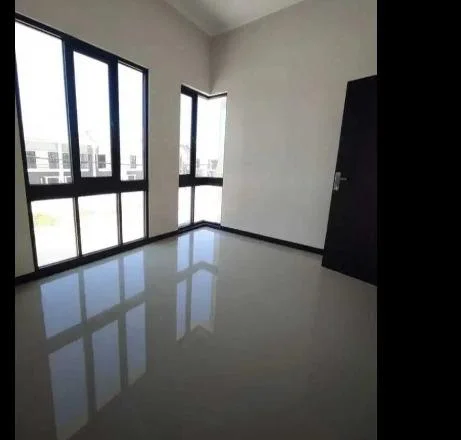 Dijual Rumah Jl. Gunung Anyar Grand Alana Surabaya dengan Lingkungan Tenang - Thumbnail 2