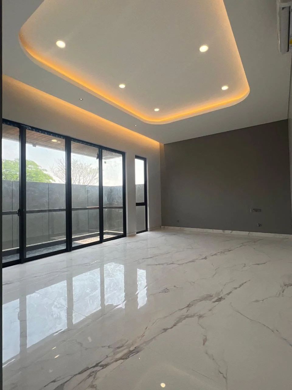 Jual Rumah Mewah Baru 2 Lantai Water Front Lokasi Premium Citraland Surabaya Barat - Thumbnail 4