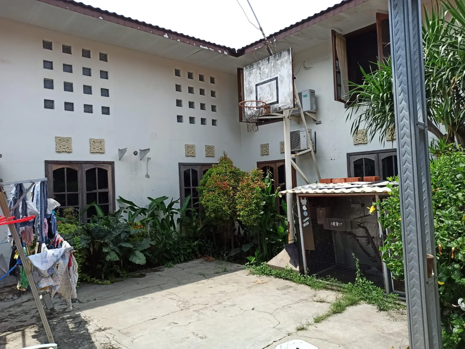 Dijual Rumah Luas Cocok Untuk Hunian dan Kantor di Jalan Rungkut Asri Barat Surabaya Timur - Thumbnail 2