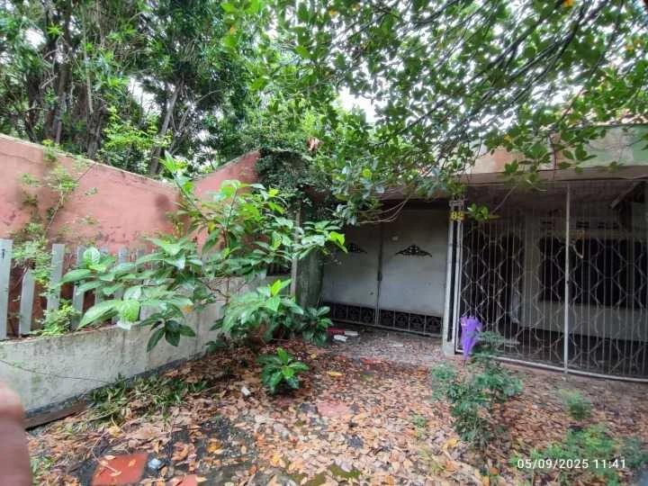 Dijual/Disewakan Rumah Besar di Jalan WR. Supratman Surabaya Pusat