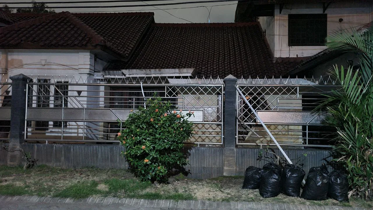 Dijual Rumah Strategis 2 Kavling Gandeng Kendang Sari Surabaya Selatan