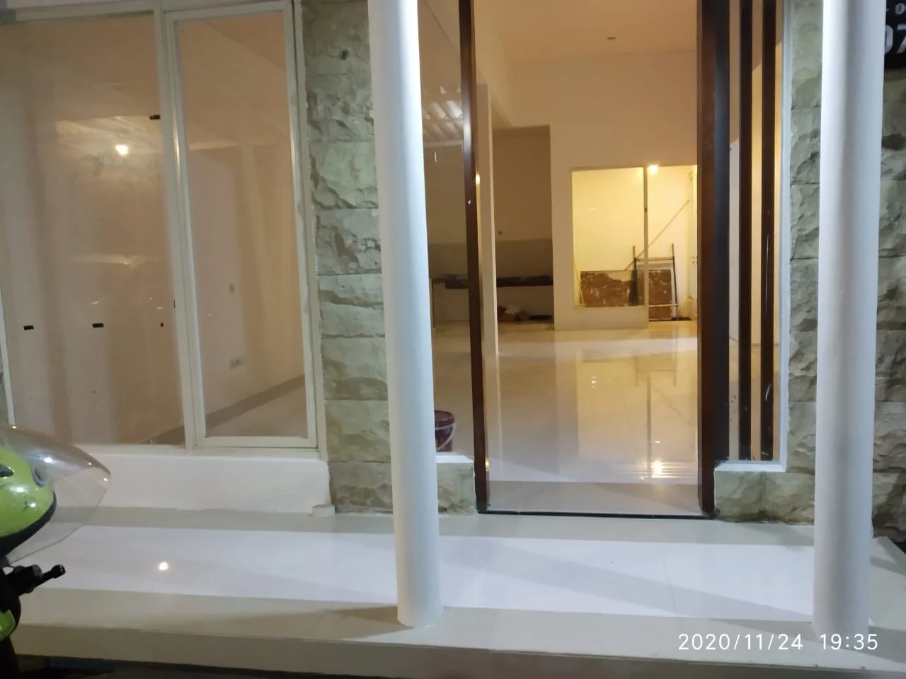 Dijual Rumah Strategis Greenhill Citraland Surabaya Barat - Thumbnail 2