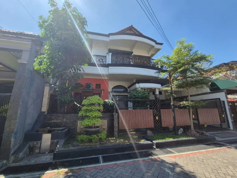 Lelang Rumah SHGB di Jalan Kebonsari LVK Surabaya – Lahan Luas Dekat Akses Tol