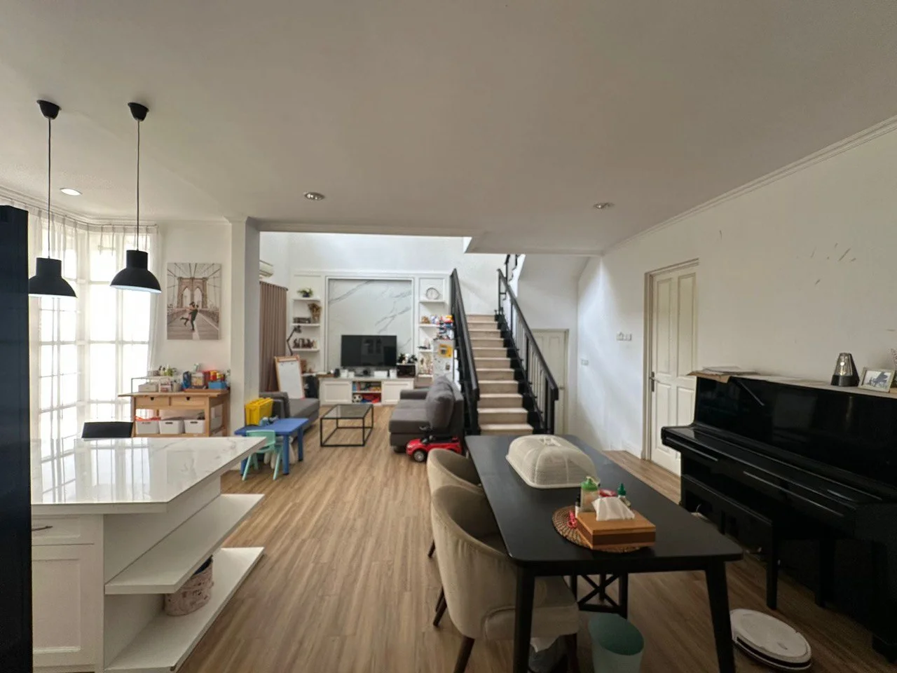 Dijual Rumah Terawat di Vila Bukit Regensi Pakuwon Indah Surabaya Barat - Thumbnail 3