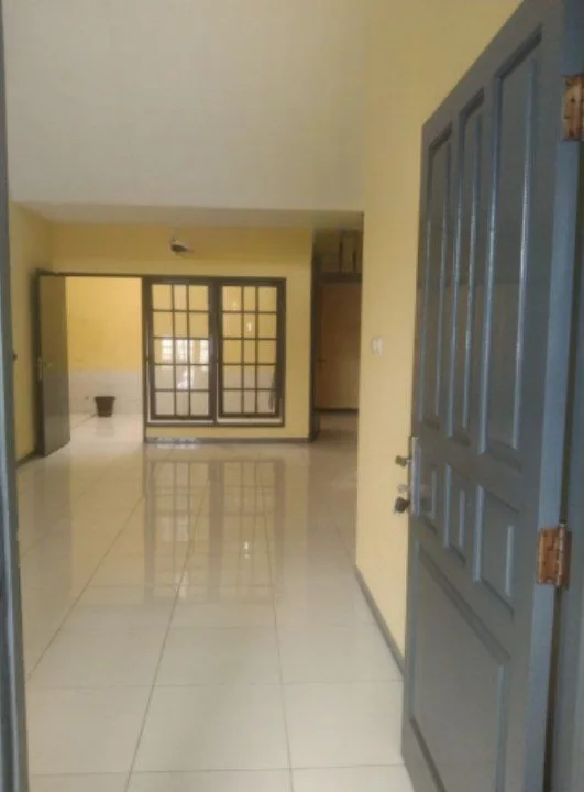 Disewakan Rumah di Lembah Harapan Surabaya Barat Nyaman dan Siap Huni