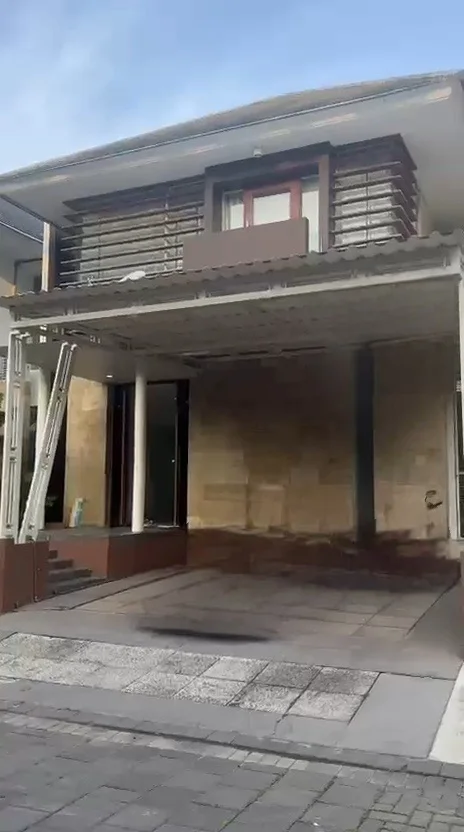 Disewakan Rumah Newton Hill Citraland Surabaya Barat