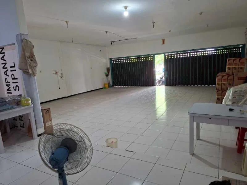 Disewakan Ruko 3 Lantai di Jalan Adityawarman Surabaya Selatan - Thumbnail 2