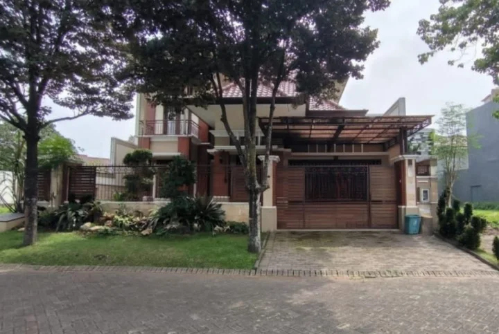 Jual Rumah 2 Lantai Murah Strategis Villa Golf Indah Araya Malang