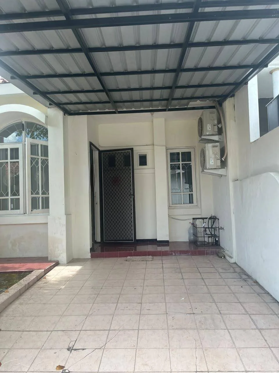 Disewakan rumah siap huni di Puri Asri, Pakuwon City, Surabaya Timur
