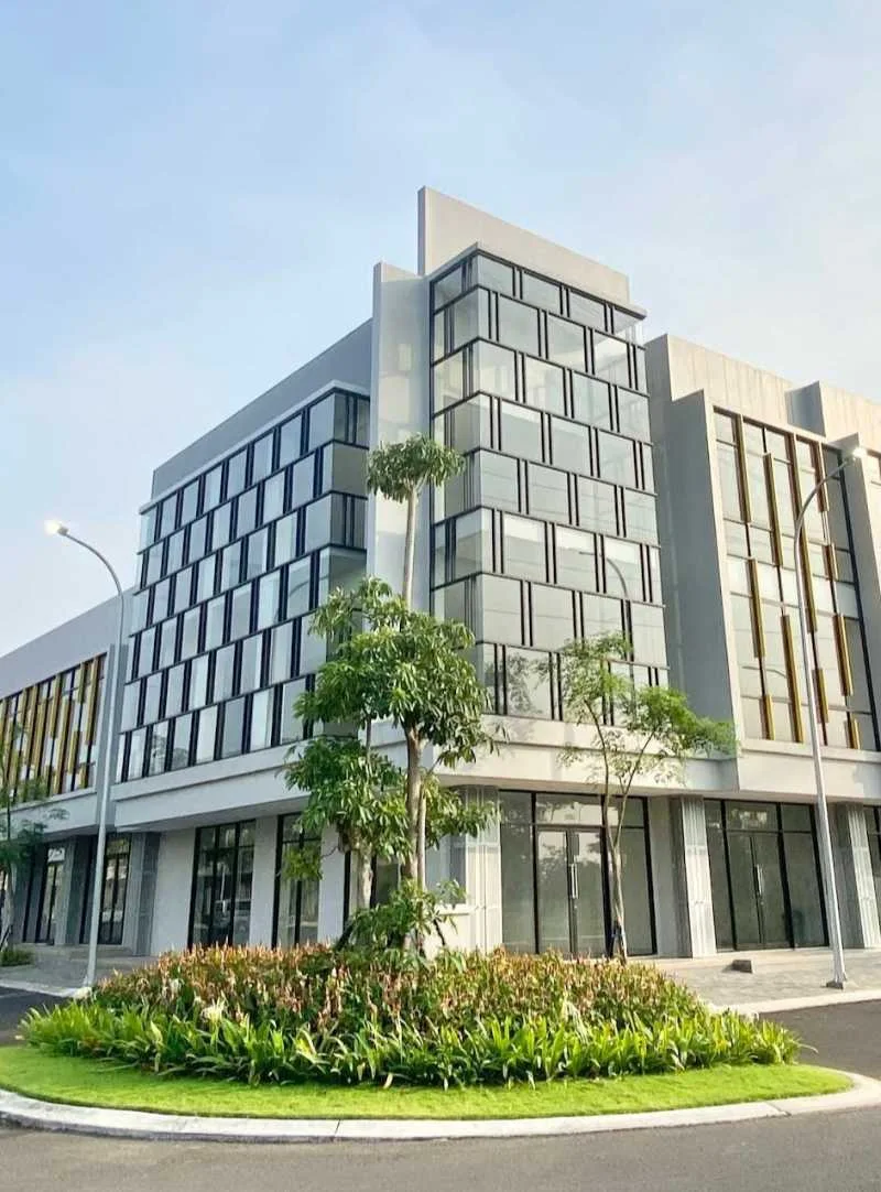 Dijual Ruko Baru Strategis di North Avenue Shophouses New Phase Citraland The Greenlake Surabaya Barat - Thumbnail 3