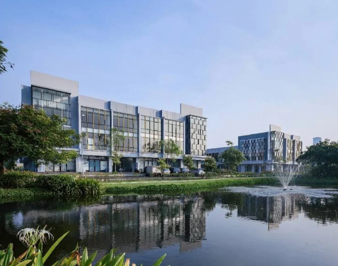 Dijual Ruko Modern Strategis di North Avenue Shophouses New Phase Citraland The Greenlake Surabaya Barat - Thumbnail 2