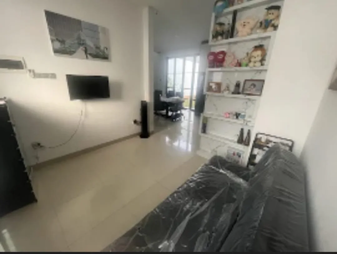Jual Rumah Semi Furnish 2 Lantai Murah Strategis Tenggilis Mejoyo Selatan Surabaya Selatan - Thumbnail 3