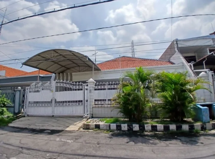 Jual Rumah 2 Lantai Murah Strategis Dharmahusada Indah Barat Surabaya