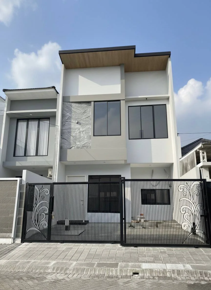 Dijual rumah di kawasan premium Araya Galaxy Bumi Permai Tahap 2 Surabaya Timur
