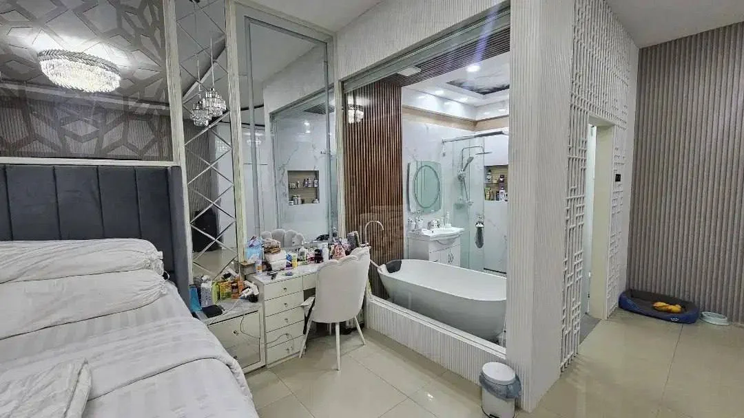 Dijual Rumah Cantik Kawasan Taman Mutiara Pakuwon City Surabaya Timur - Thumbnail 4