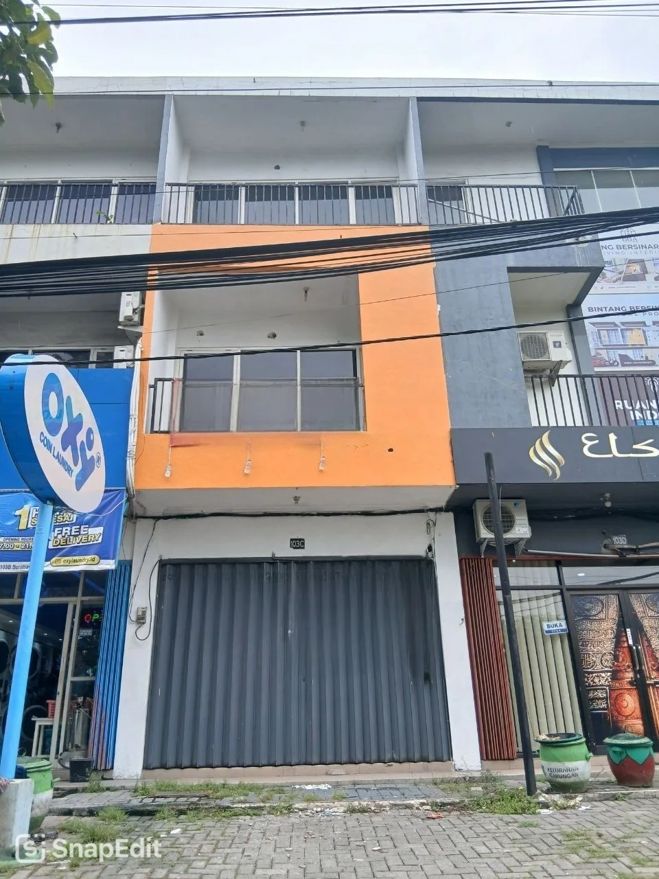 Disewakan Ruko 3 Lantai Komersial Strategis di Gayungsari Barat, Surabaya Selatan - Image 1