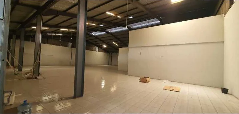 Disewakan Gudang Premium Siap Huni Lokasi Strategis di Raya Manukan Wetan, Surabaya Barat - Image 1