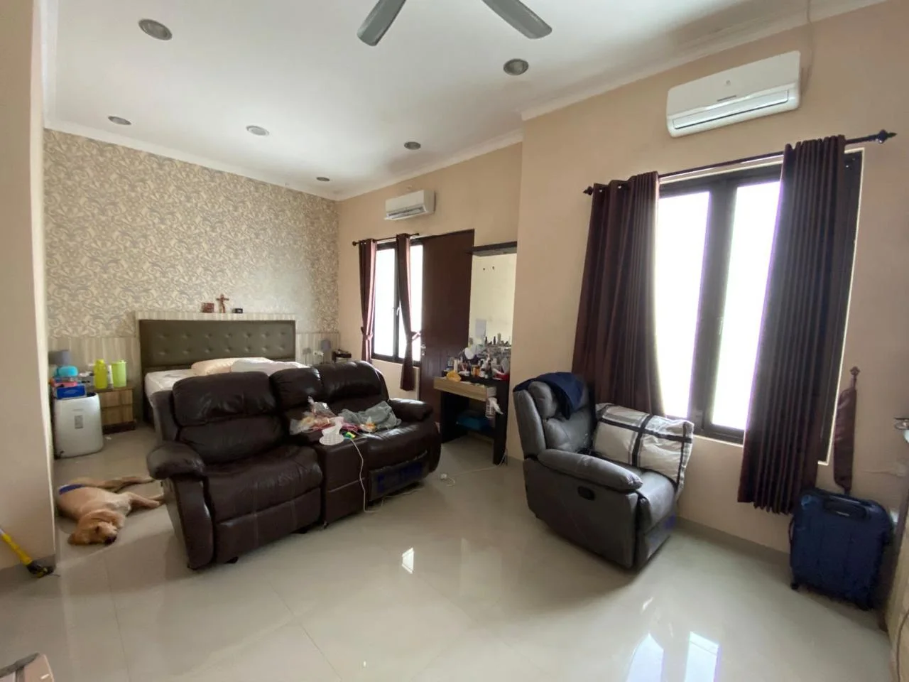 Dijual Rumah 2 Lantai Semi Furnish Alam Hijau Citraland Cuma 1 M-an saja Surabaya Barat - Thumbnail 2