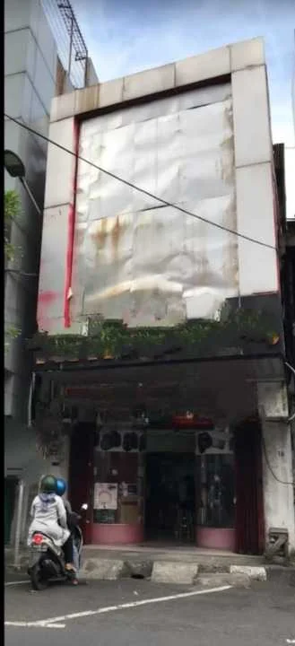 Disewakan Ruko 2,5 Lantai Murah Strategis Kramat Gantung Surabaya Pusat - Image 1