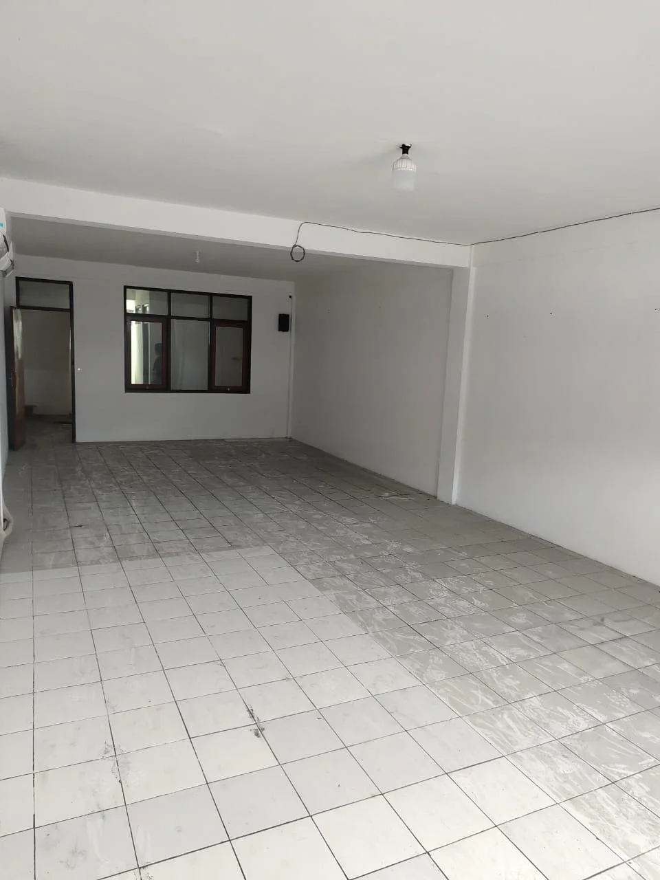 Disewakan Ruko 3,5 Lantai Murah Strategis Raya Kenjeran Surabaya Timur - Image 1