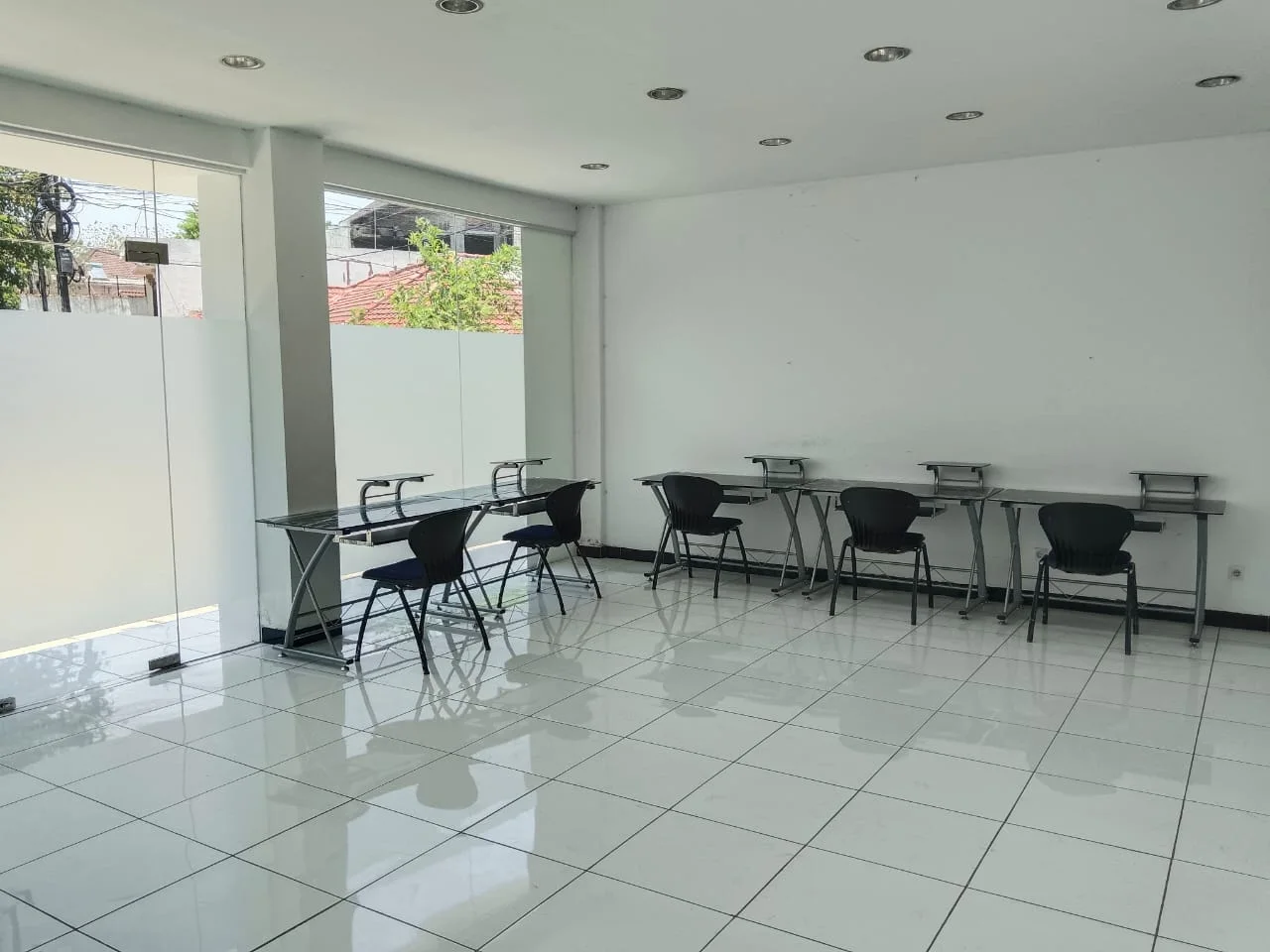Dijual/Disewakan PUTAT Office Building 48 Ruang Usaha Surabaya Barat - Thumbnail 4