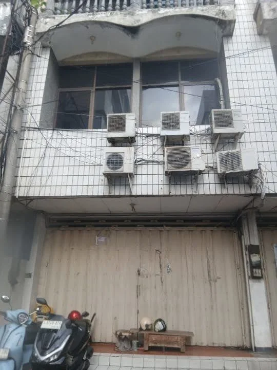 Disewakan ruko lokasi strategis nol Jalan Raya Kedungdoro, Surabaya Pusat - Image 1