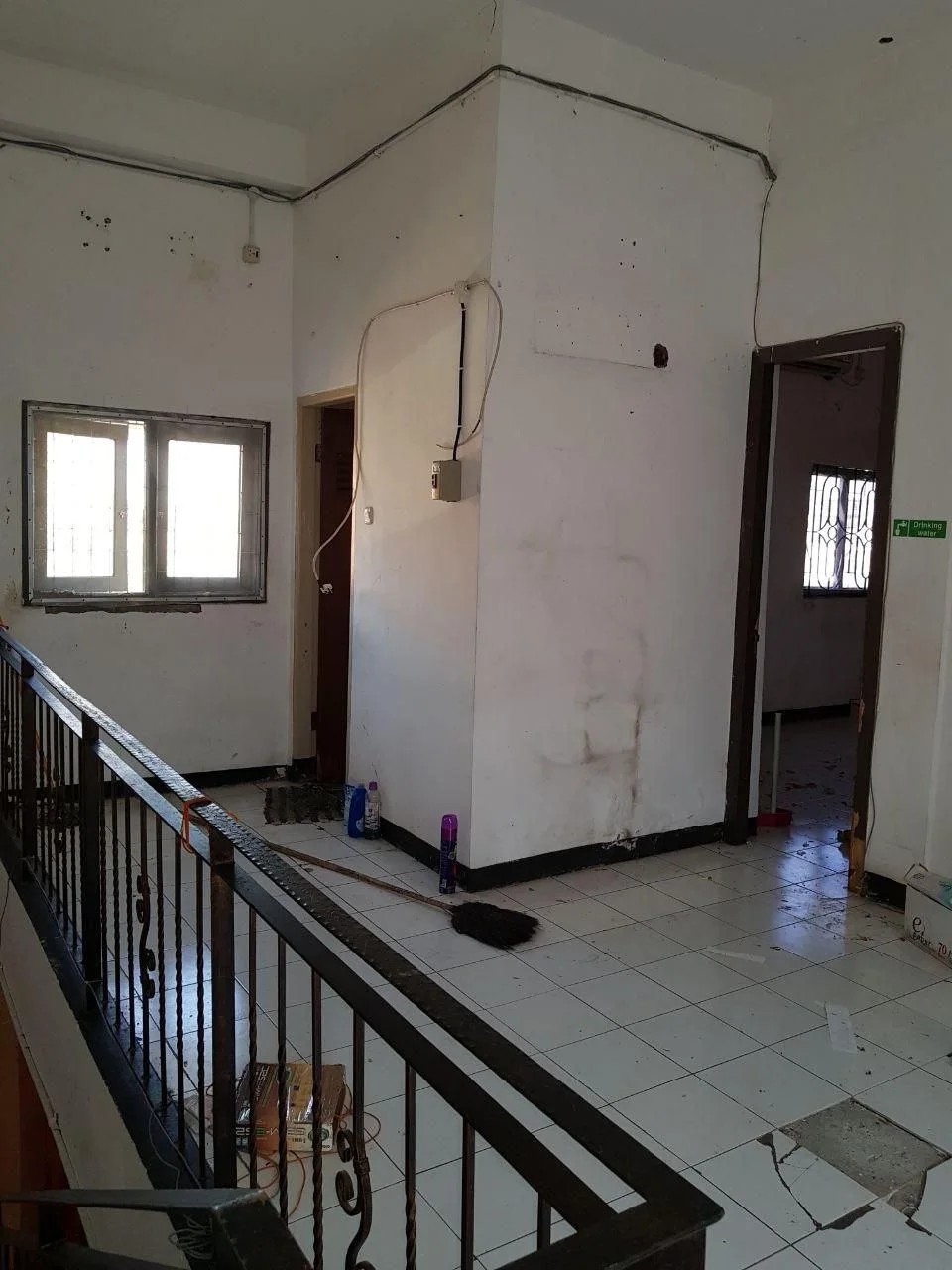 Dijual/Disewakan 2 Unit Ruko Komersial Strategis di Klampis Megah Surabaya Timur - Thumbnail 3