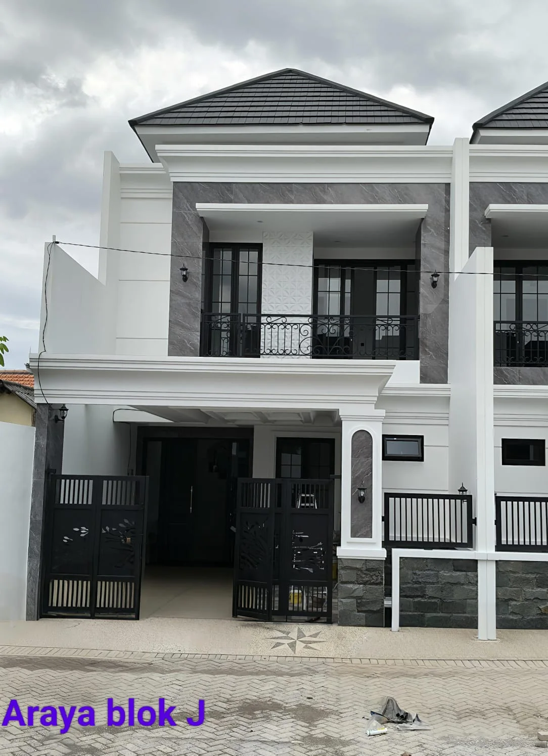Dijual Rumah A Mewah di Araya II Galaxy Bumi Permai Surabaya Timur