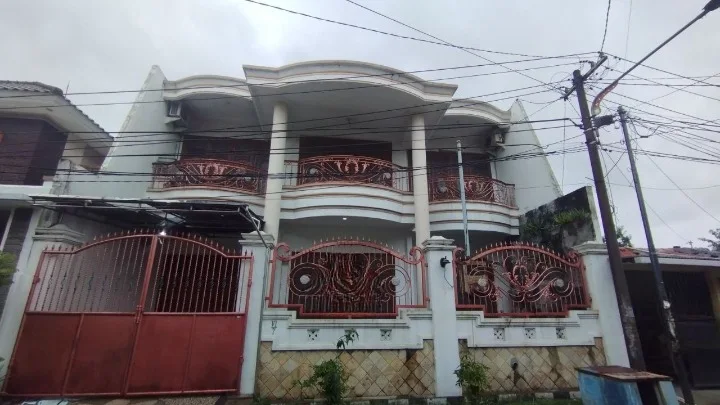 Dijual Rumah Mewah 3 Lantai di Margorejo Tangsi Surabaya Selatan
