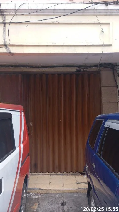 Dijual/Disewakan Ruko 3 Lantai Komersial Strategis di Kawasan Pasar Kembang Surabaya Pusat - Image 1