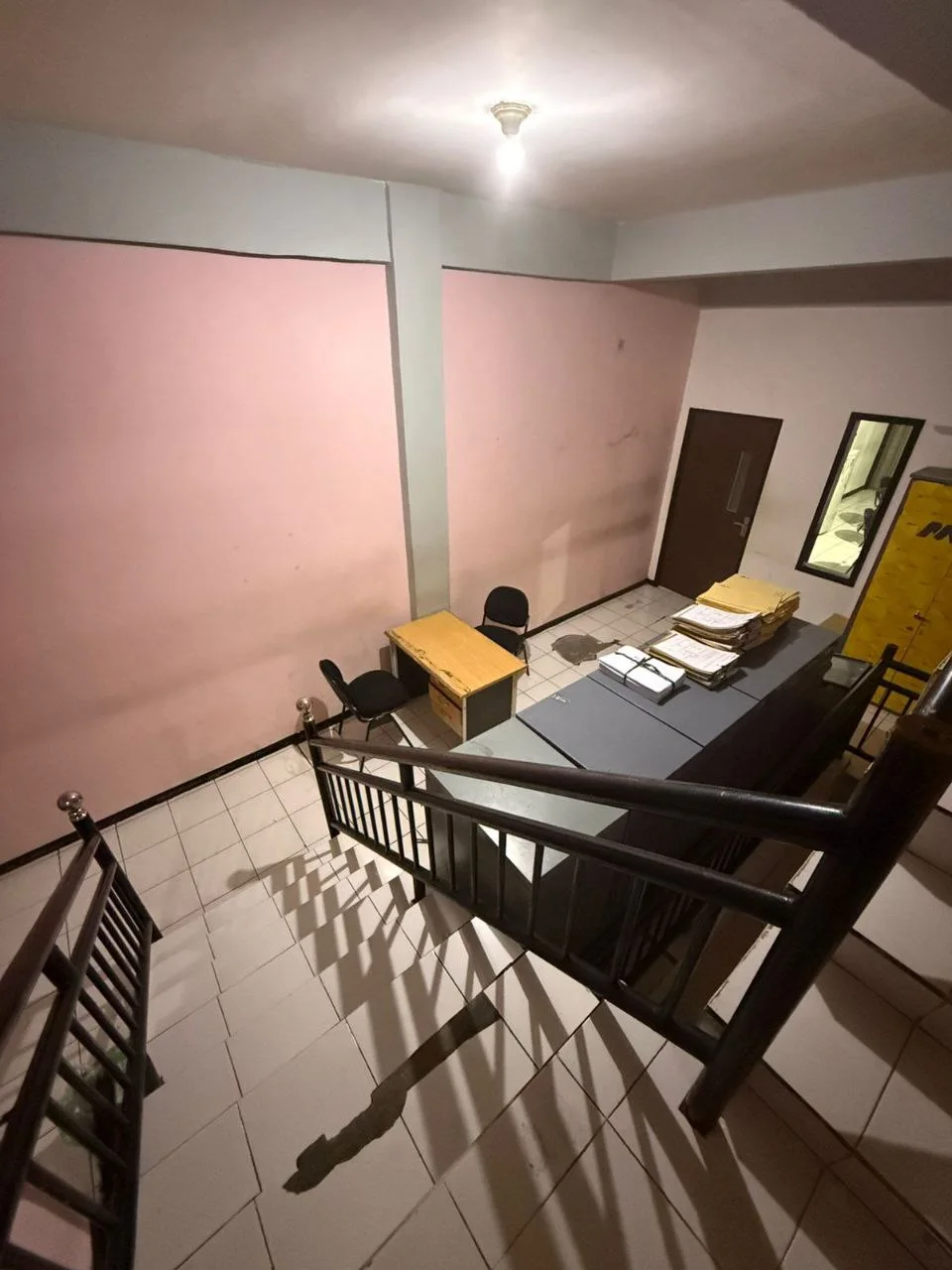 Disewakan Ruko 3 Lantai Lokasi Strategis di Ngagel Jaya Surabaya Timur - Thumbnail 7