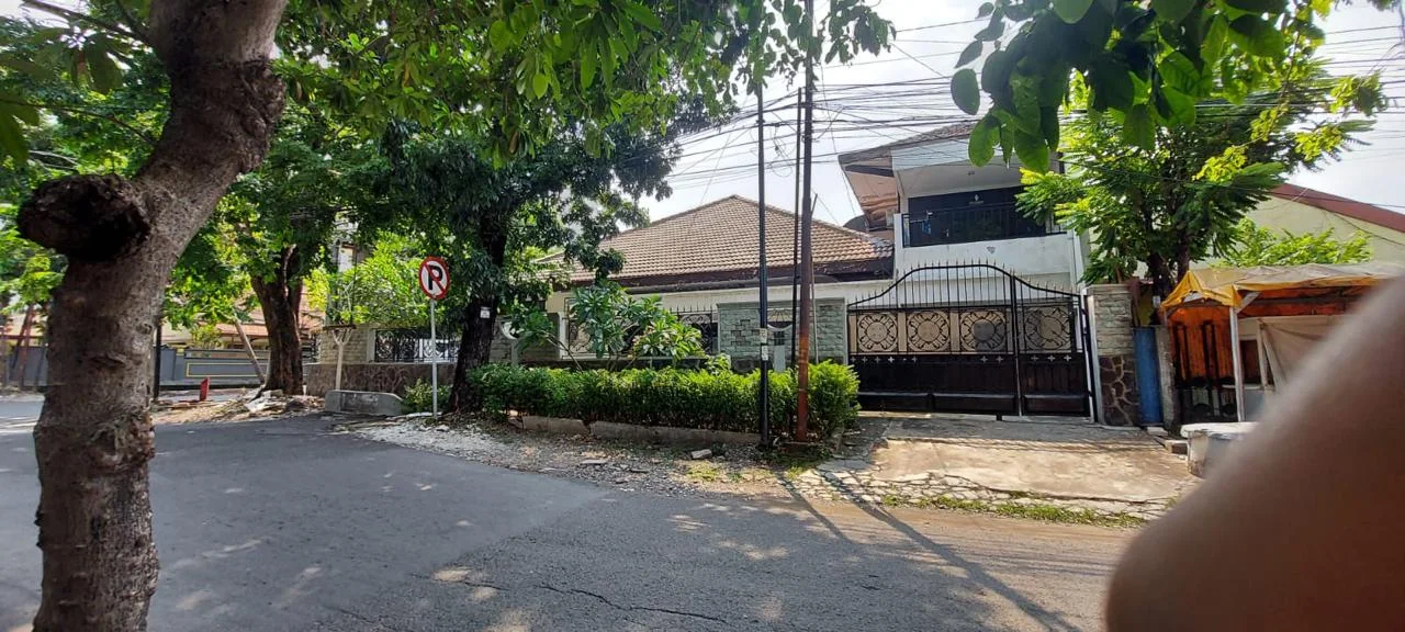Di jual rumah di surabaya barat