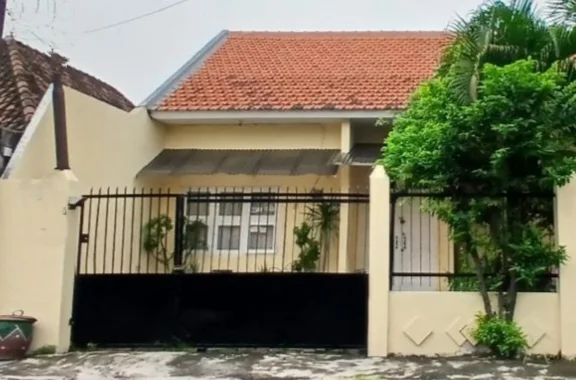 Dijual Rumah Strategis Siap Huni di Jolotundo Surabaya Timur