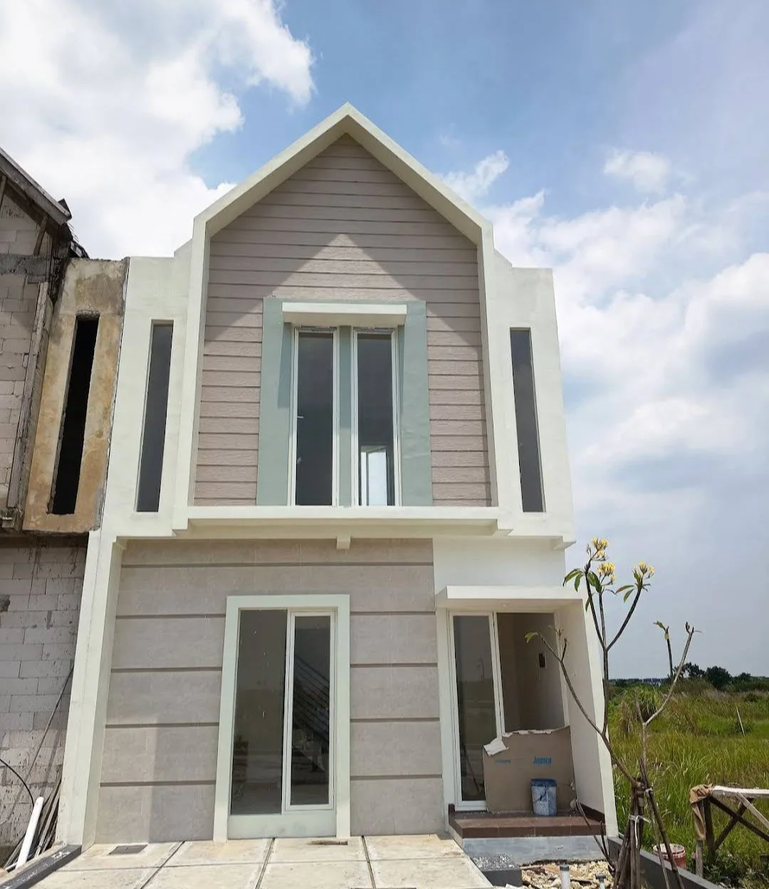 Dijual Rumah Baru Nyaman dan Strategis di Anggrek Village Juanda Sidoarjo