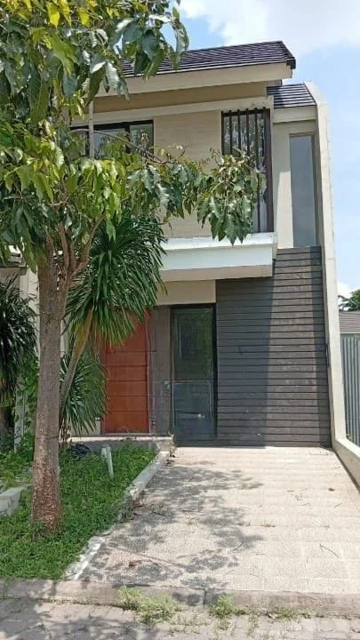 Jual Rumah 2 Lantai Northwest Lake Citraland Utara Surabaya Barat