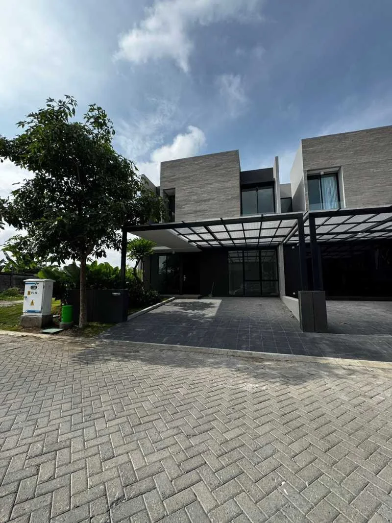 Disewakan Rumah Baru Minimalis Pelican Hill Citraland Surabaya Barat