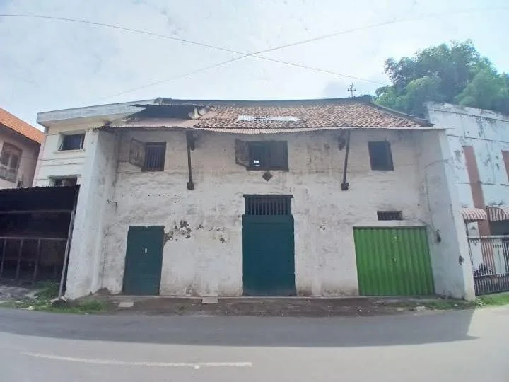 Disewakan Murah Ruko Strategis di Jalan Karet Surabaya Utara - Image 1