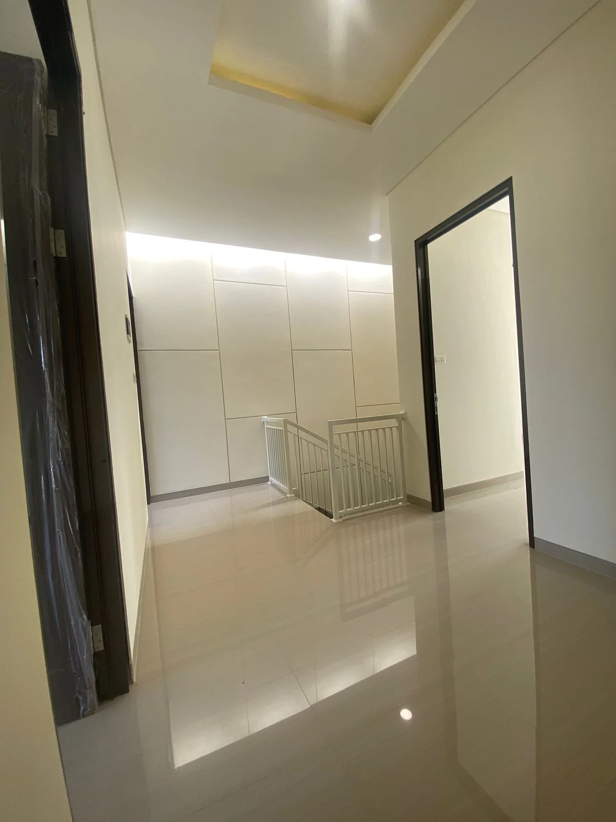 Dijual Rumah Baru Minimalis Baruk Tengah Surabaya Timur Dekat Galaxy Mall - Thumbnail 8