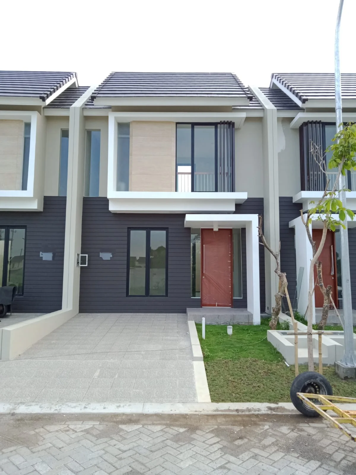 Jual Rumah 2 Lantai Northwest Lake Siap Huni Citraland Utara Surabaya Barat