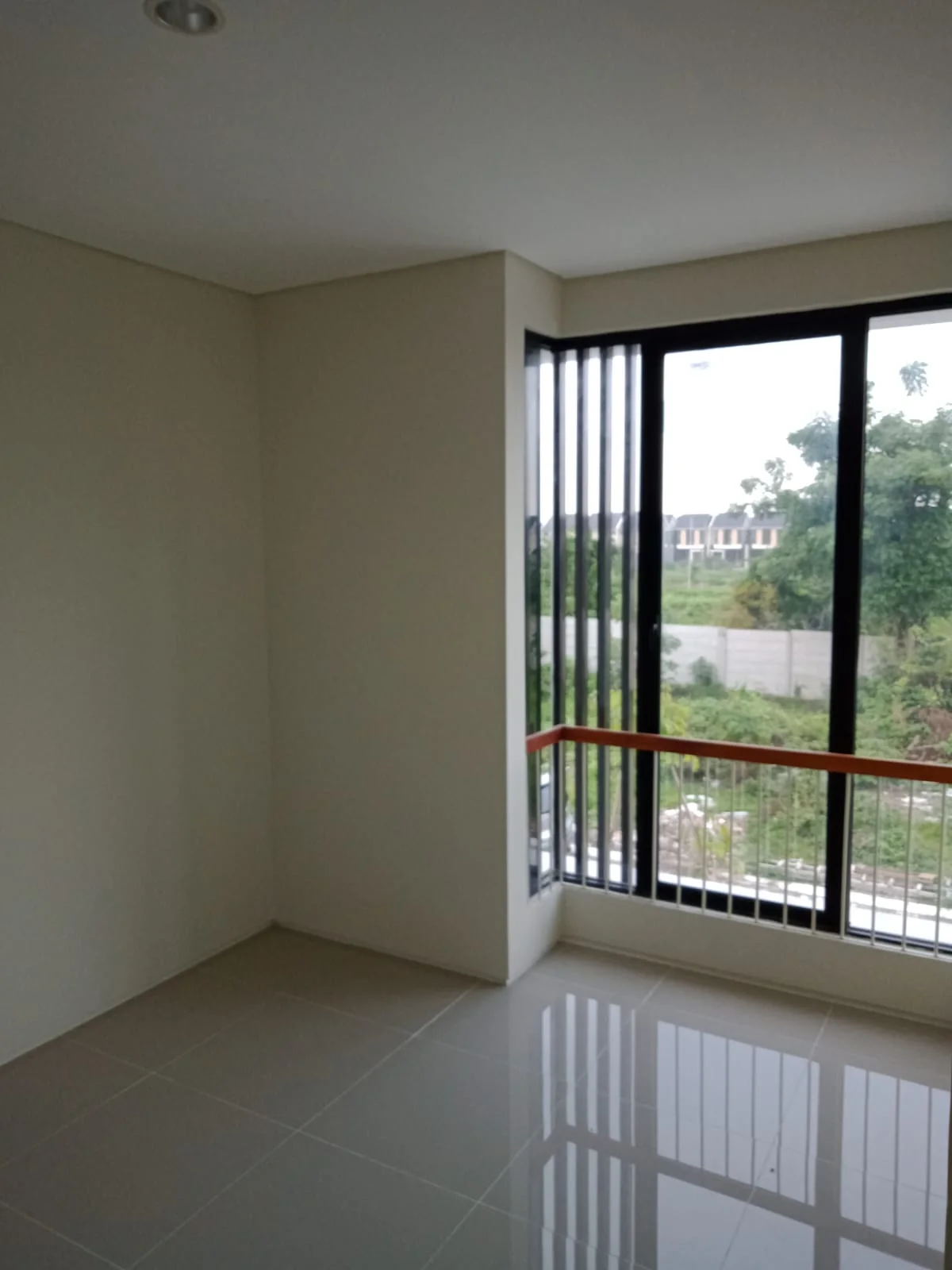 Jual Rumah 2 Lantai Northwest Lake Siap Huni Citraland Utara Surabaya Barat - Thumbnail 2