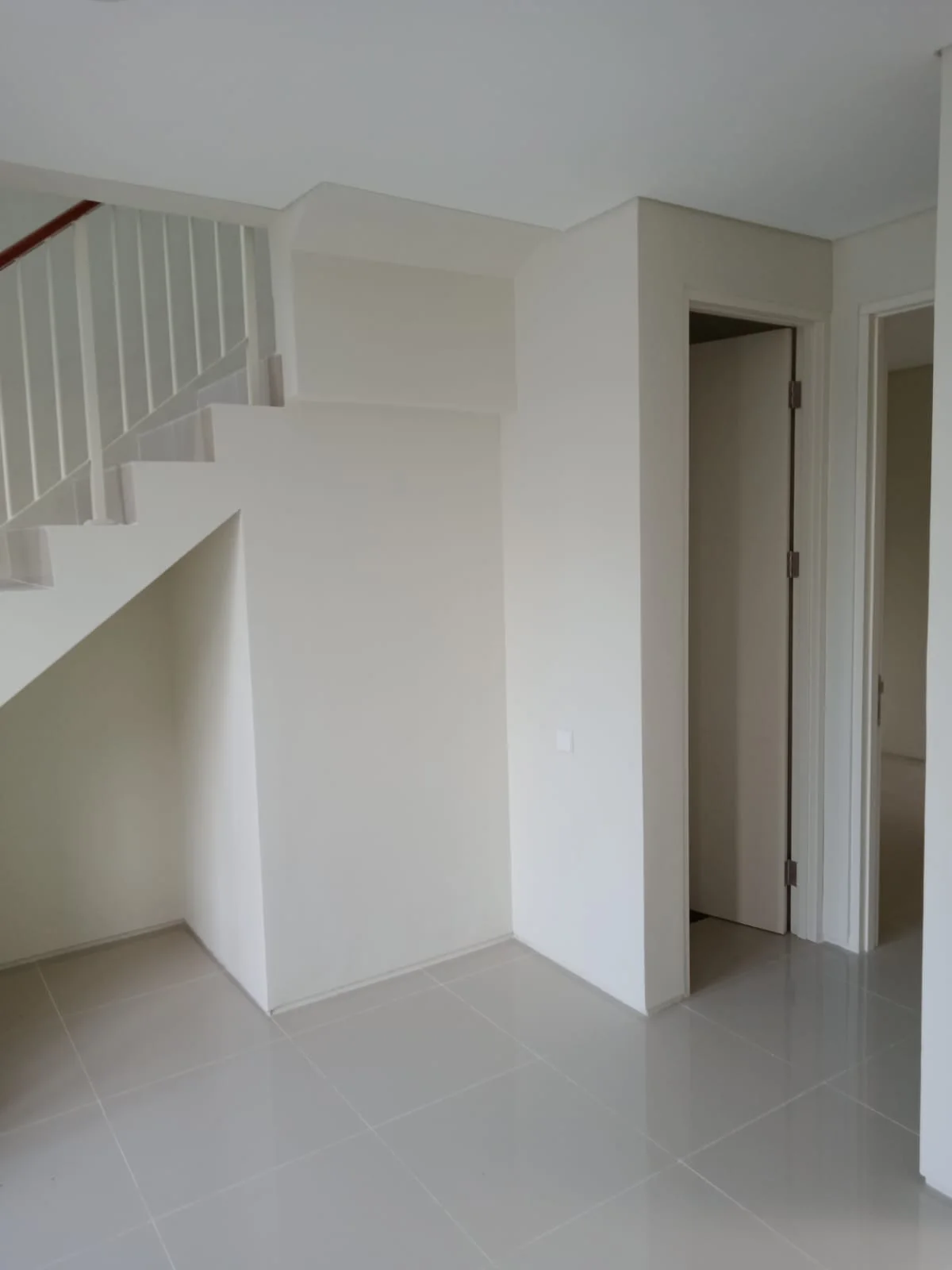 Dijual Rumah Siap Huni  2 Lantai Northwest Lake Citraland Utara Surabaya Barat - Thumbnail 5