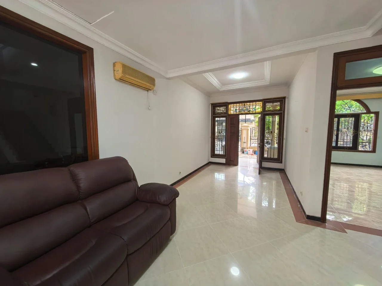 Dijual Rumah Renovasi Seperti Baru Elit di Villa Bukit Mas Surabaya Barat - Thumbnail 4