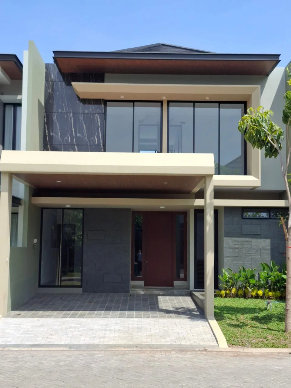 Dijual Rumah Baru gress model minimalis, cuma 2 menit ke Pasar Modern Citraland Surabaya Barat